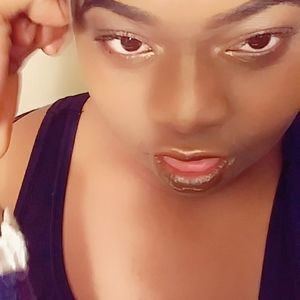 Meet your Posher, Inez